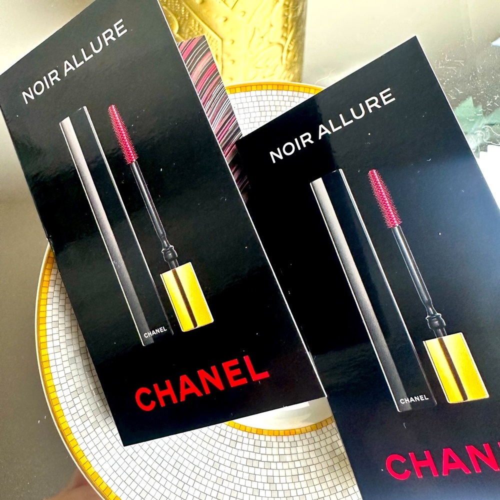 - Chanel Allure Noir mascara x 2